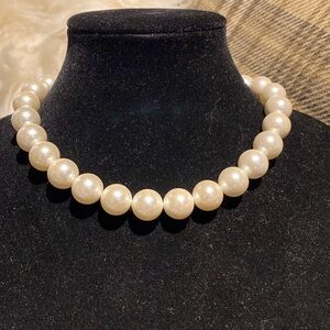 17 1/2” Glass Bead Pearl Necklace